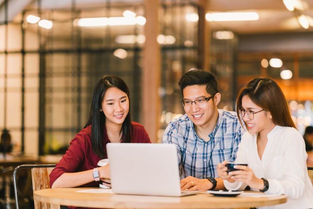 Nebraska Students Studying Online Together For Psychology Degree