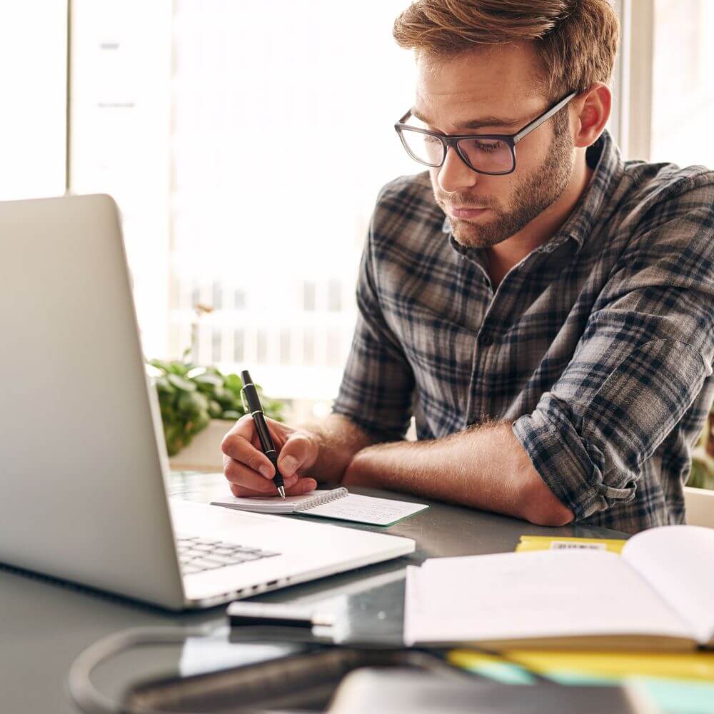 Mississippi Student Studying Online For His Psychology Masters